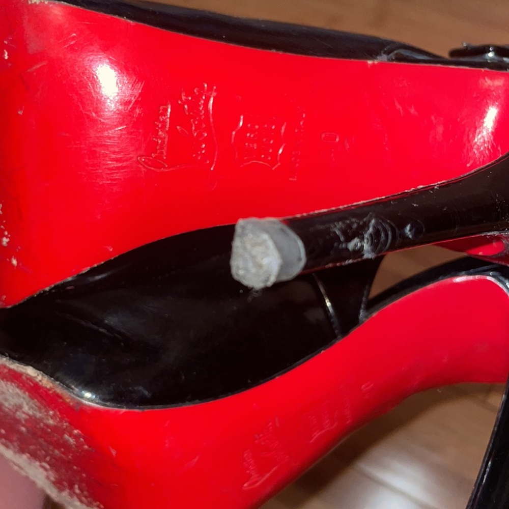 Louboutin Size 40 - Picture 3 of 4